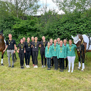 Baden-Württembergische Meisterschaften - Erfolge beim Voltigieren 2024
