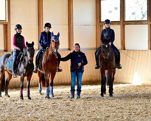 Erfolgreich nachgeholt: Jugendförderlehrgang Dressur mit Sabine Mattiske & Katharina Briegel